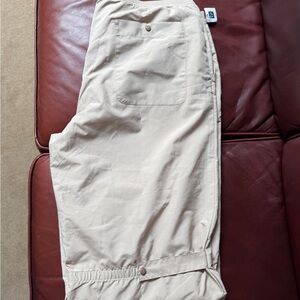 NWT GAP Men's Beige Cargo Pants